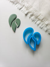 Load image into Gallery viewer, Tear Drop Trio Set | Floral Cutter