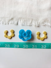 Load image into Gallery viewer, Scallop Flower Arch Hoop | Polymer Clay Cutter