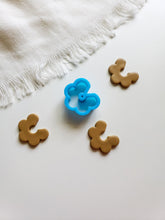 Load image into Gallery viewer, Scallop Flower Hoop Polymer Clay Cutter