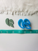 Load image into Gallery viewer, Tear Drop Trio Set | Floral Cutter