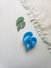 Load image into Gallery viewer, Tear Drop Trio Set | Floral Cutter