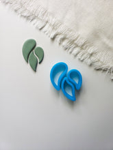 Load image into Gallery viewer, Tear Drop Trio Set | Floral Cutter