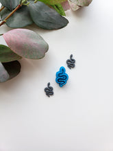 Load image into Gallery viewer, Snake | Cutter