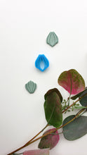 Load image into Gallery viewer, Pointed Scallop Fan | Scallop Clay Cutter