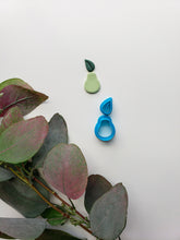 Load image into Gallery viewer, Pear & Stem | Clay Cutter