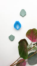 Load image into Gallery viewer, Pointed Scallop Fan | Scallop Clay Cutter