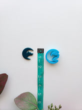 Load image into Gallery viewer, Howling Wolf Set | Fall Clay Cutter