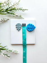 Load image into Gallery viewer, Leaf'n | Floral Polymer Clay Cutter