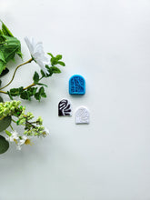 Load image into Gallery viewer, Organic Fan Leaf Arch | Floral Polymer Clay Cutter
