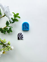 Load image into Gallery viewer, Organic Fan Leaf Arch | Floral Polymer Clay Cutter