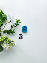 Load image into Gallery viewer, Organic Fan Leaf Arch | Floral Polymer Clay Cutter