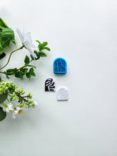 Load image into Gallery viewer, Organic Fan Leaf Arch | Floral Polymer Clay Cutter