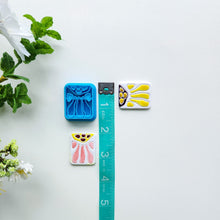 Load image into Gallery viewer, Organic Groovy Flower | Floral Polymer Clay Cutter