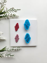 Load image into Gallery viewer, Scallop Fan Set | Valentine Clay Cutter
