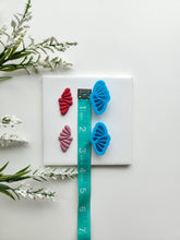 Load image into Gallery viewer, Scallop Fan Set | Valentine Clay Cutter
