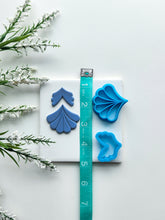 Load image into Gallery viewer, Leaf&#39;n | Floral Polymer Clay Cutter Set
