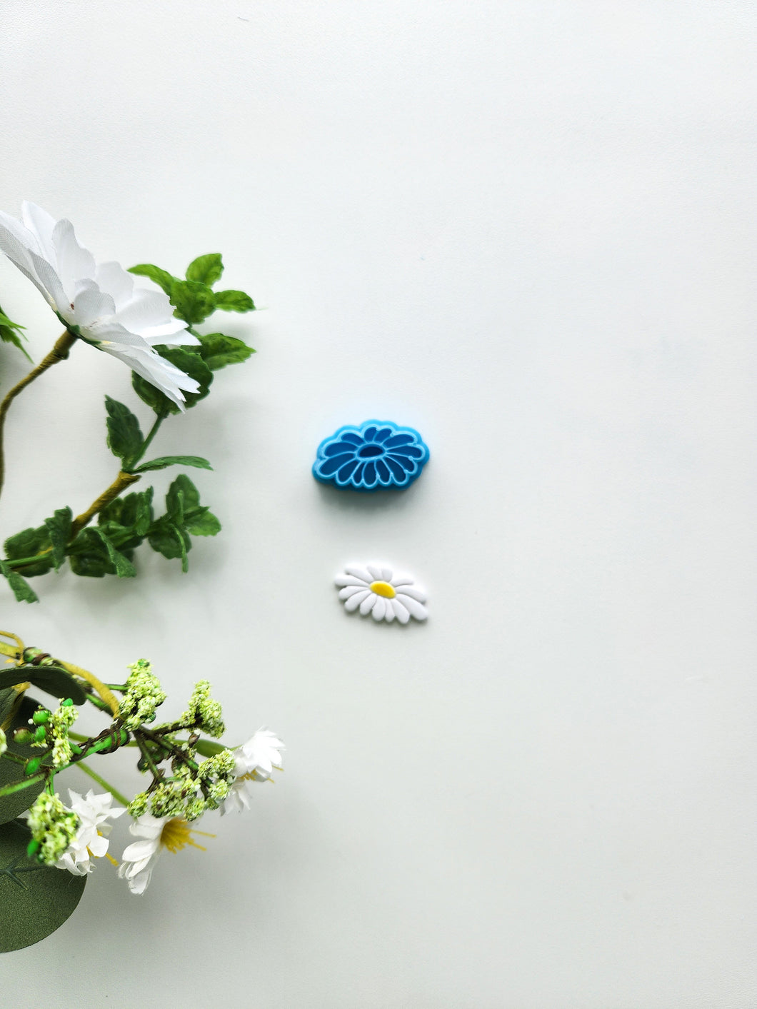 Tilted Daisy | Floral Polymer Clay Cutter